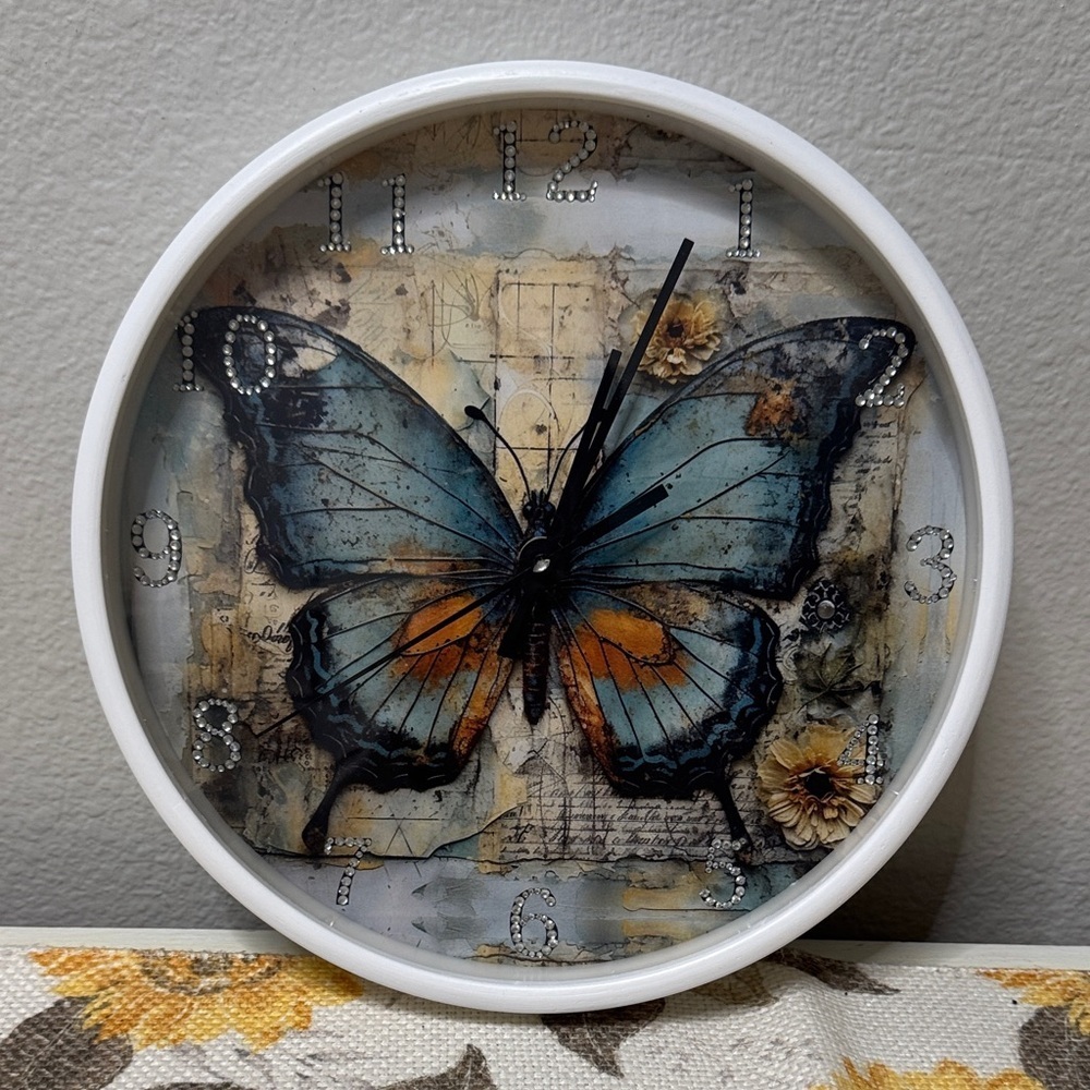 🦋 Bedazzled Butterfly Wall Clock – Blue & Orange - Picture 5 of 12